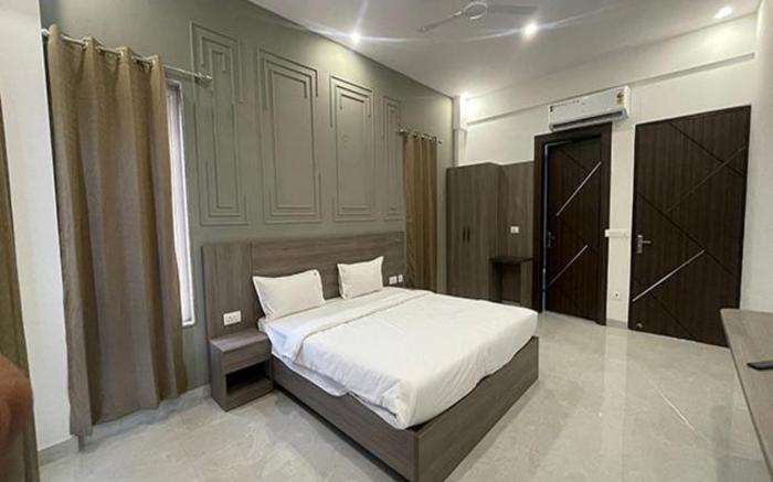 FabHotel Black Pepper
