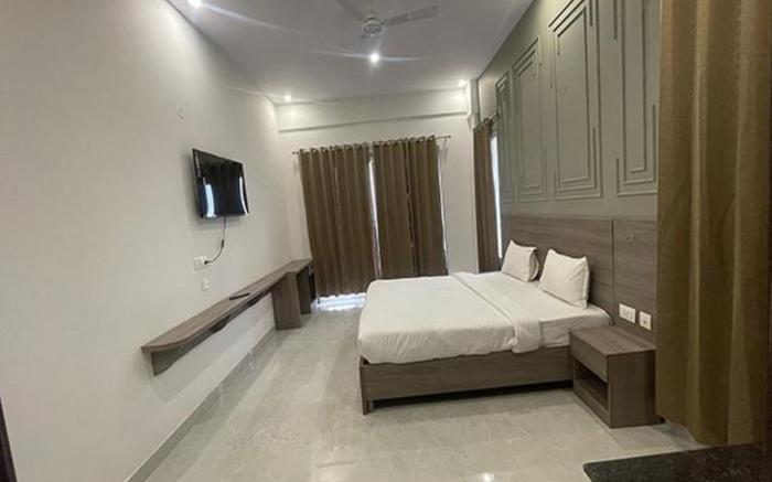 FabHotel Black Pepper