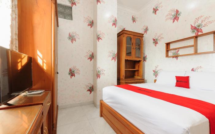 RedDoorz Plus near Mall Sunter