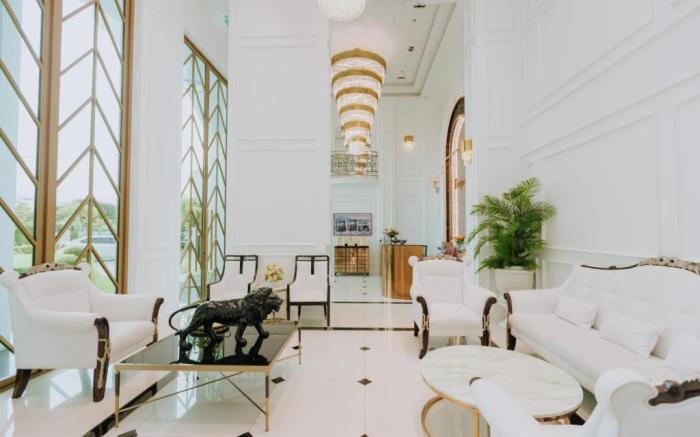 Empire Tower Suite - Luxe 1BR near the Beach