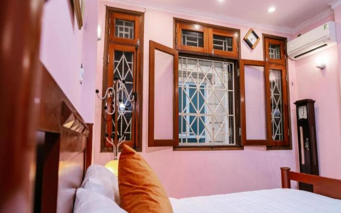 Hola House Hanoi
