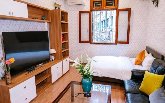 Hola House Hanoi