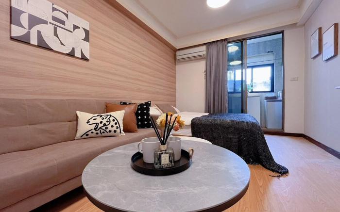 Wooden Cabin 2 | Near Ximen Metro 810 [僅限國外旅客入住]
