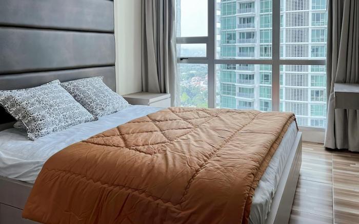 Luxury 3BR Kemang Apt w/ Private Lift, Pool, Gym