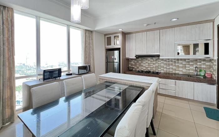 Luxury 3BR Kemang Apt w/ Private Lift, Pool, Gym