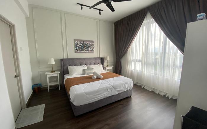AE HOME TROIKA RESIDENCE STAY 2 BEDROOM # Netflix