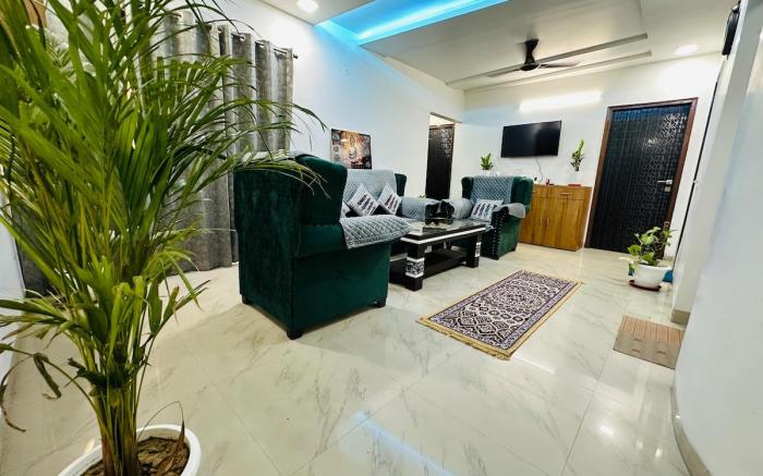 The Giri Nandani Stays