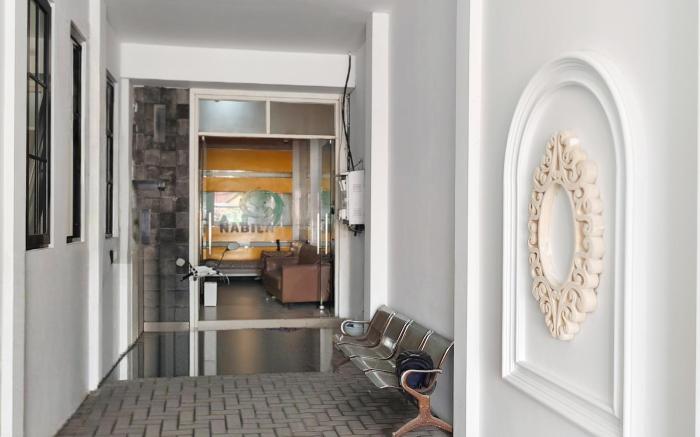 TwoSpaces Living at Nabila Semampir Homestay