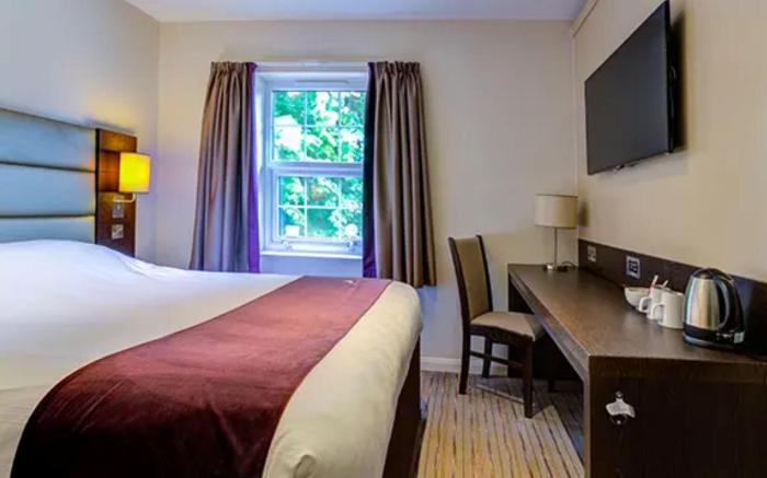 Premier Inn Heathrow Airport - M4/J4