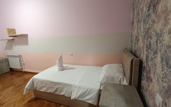 Dreamer's Den Hostel and Tours