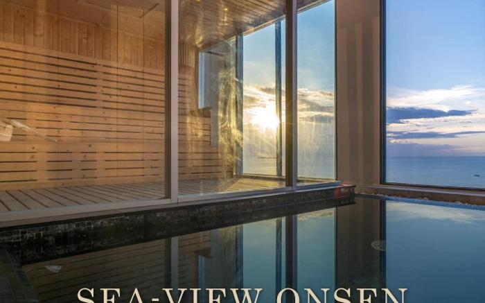 Stunning Sea View Condo -Next To Beach