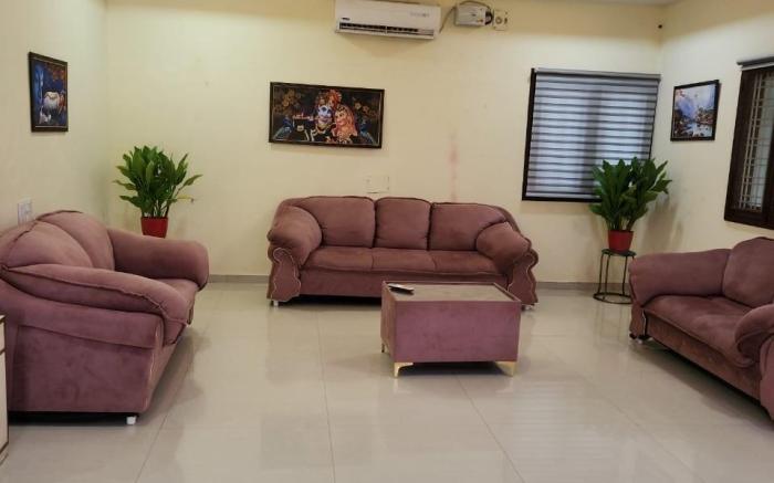 Ustav farmhouse 