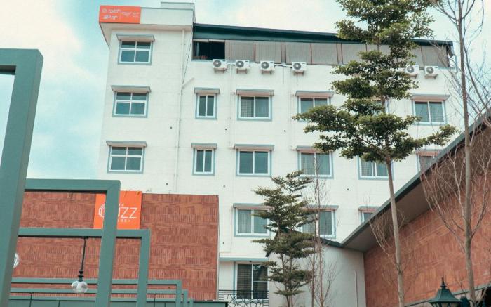 Snap Inn Rooms by the Buzz House