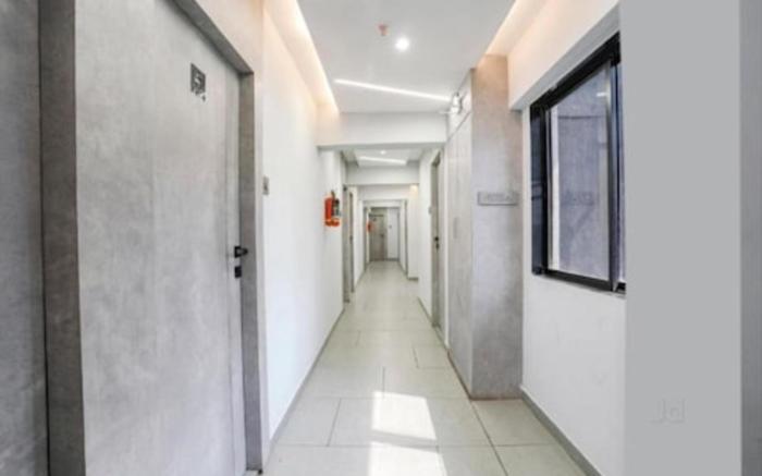 Hotel Aahan Vashi 3.6 km from Railway Station