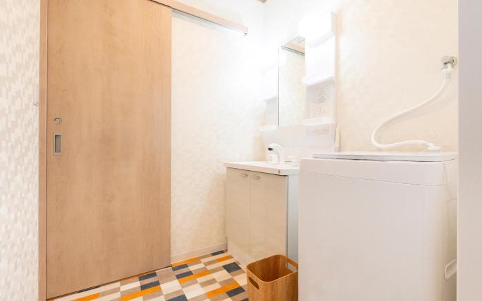 air駅前民泊｜関空すぐ｜泉佐野駅6分｜新築・家電充実｜快適ステイ｜最大６名