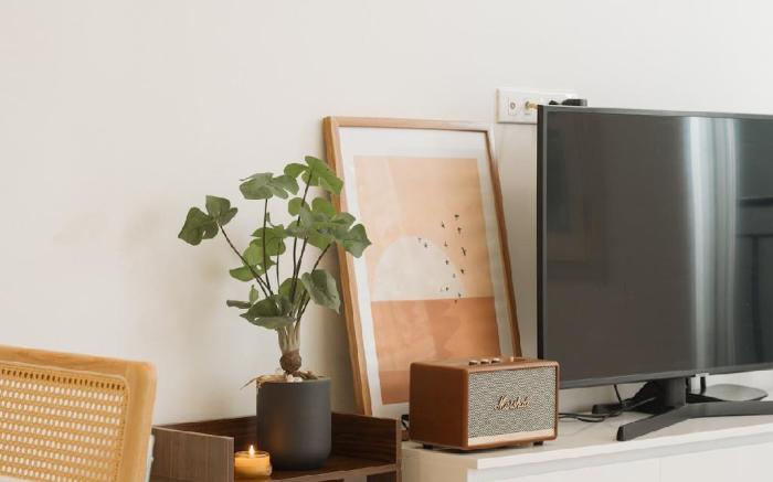 Cozy Minimalist Apartment – 3 Steps to West Lake