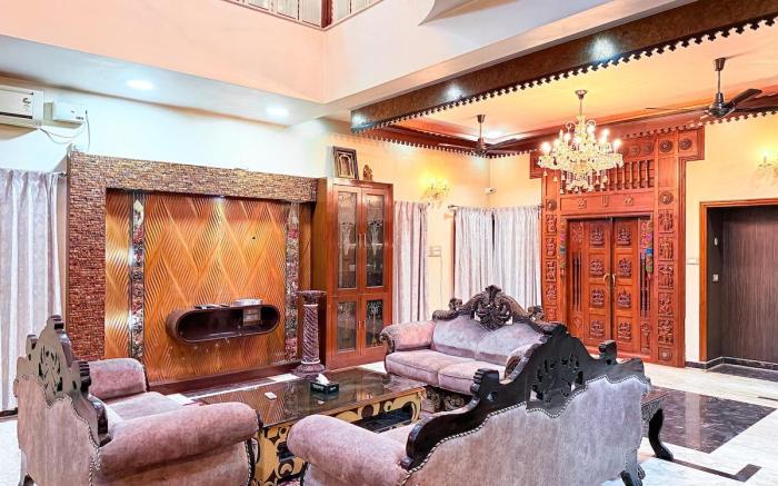 Wooden Whispers Traditional Luxe Spacez Villa