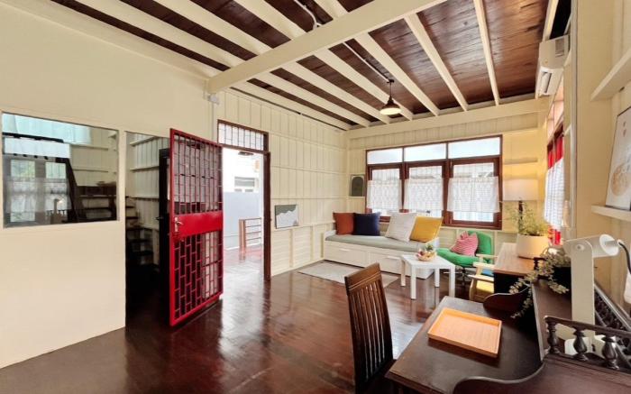 Entire House 3BR. - White and Green Guesthouse 