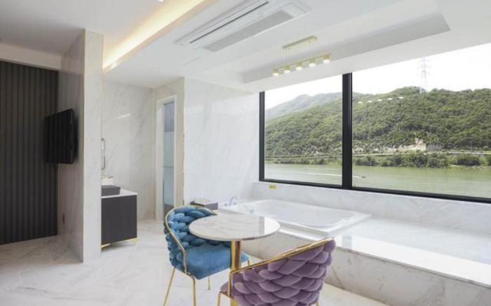 Yangpyeong Riverion Hotel