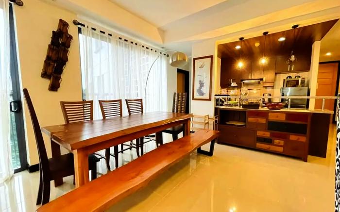 Tagaytay Highlands 4 BR Suite