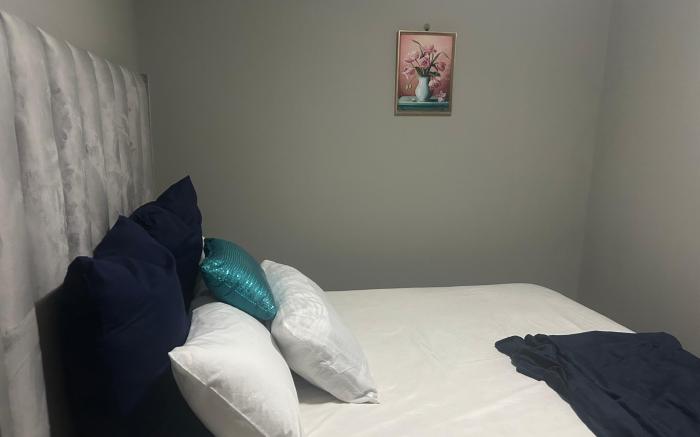 One Bedroom in the Capital City 