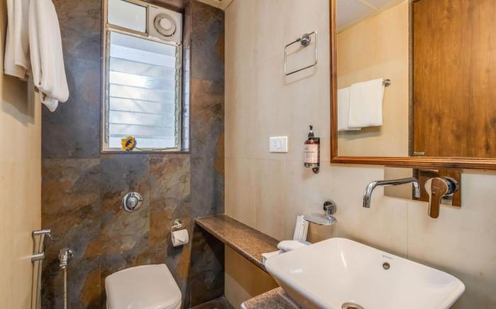 Cozy 1BHK w Pool in Arpora | 5 Mins to Baga Beach