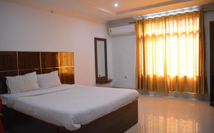 HOTEL SHIVA, ULUBARI, MAZAR ROAD, GUWAHATI