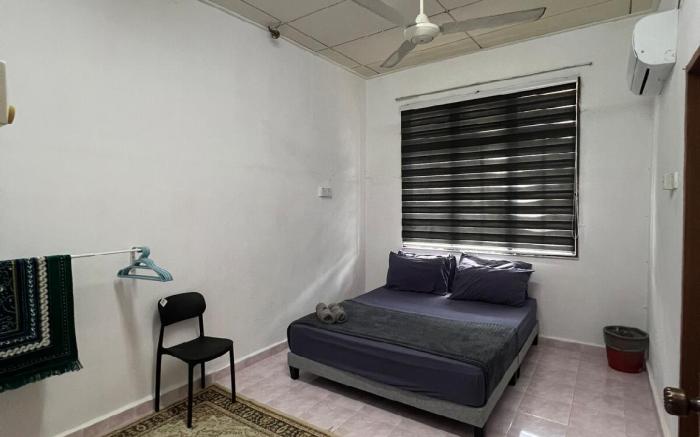 NH1 Homestay Gong Badak