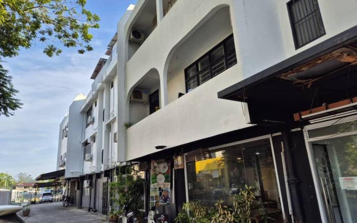 Ixora Homestay by D'Keduit