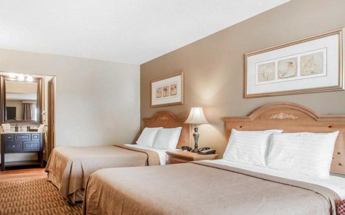 Quality Inn US65 & E Battlefield Rd Springfield