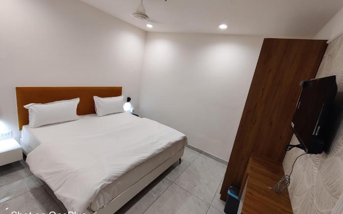 THE GRAND VISTA HOTEL