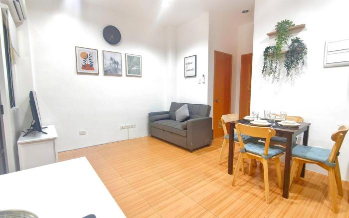Townhouse 2BR Free Parking near IT Park Cebu City