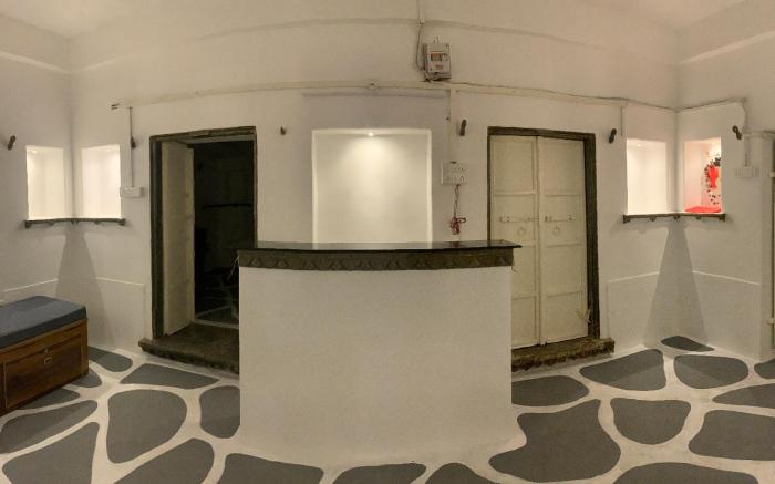 Peacock Guest House - Lake View Hotel In Udaipur