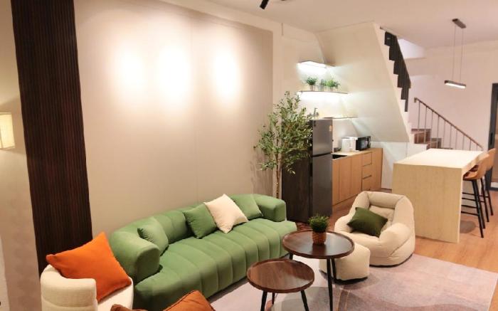 5 Min Walk to BTS - New Listing