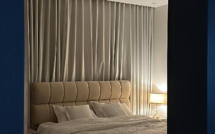 غرفه نوم وصاله مطله على البحر