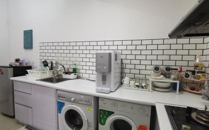 Pool Side View Urban 360 Studio by La Ritz