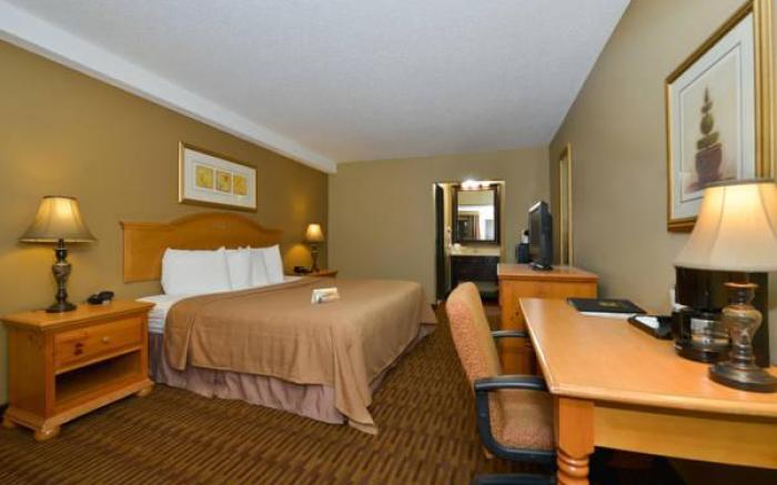 Quality Inn US65 & E Battlefield Rd Springfield
