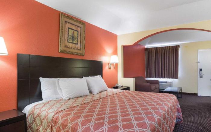 Rodeway Inn & Suites