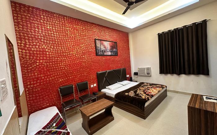 HOTEL MAYUR CASTLE