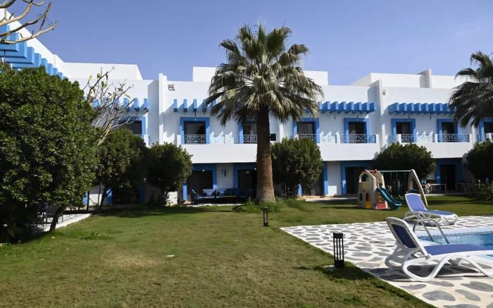 Golden Square Resort