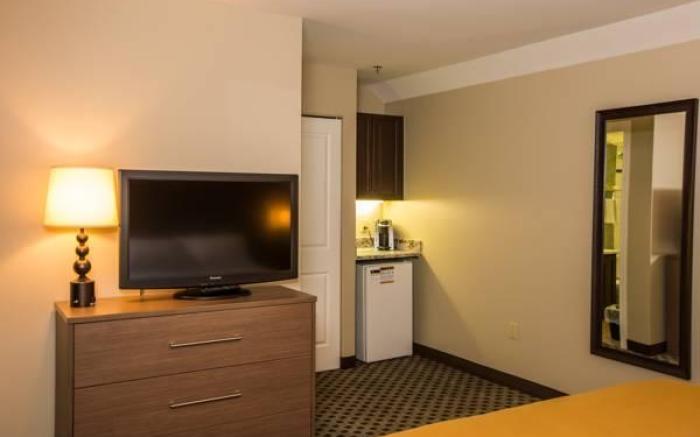 Holiday Inn Express & Suites Tremblant By IHG