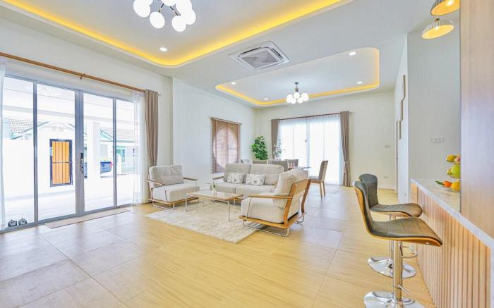 The 8 MaBella Pattaya Pool Villa