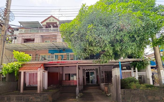 Sunshiny-BB Hostel