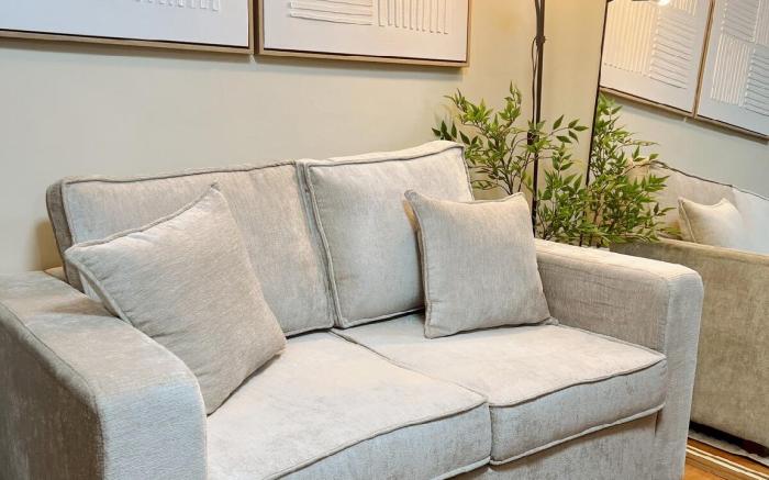 Two Bedroom Condo w Pool & WiFi Near Mall & Restos