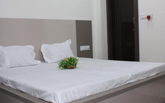 Furnished 2BHK - OTT, Snacks & Beverages, Inverter