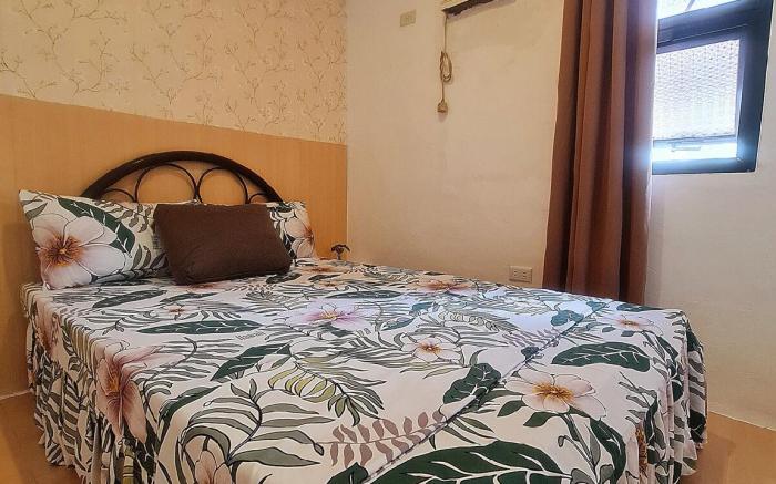 Family Home in Trece for 1-10 pax (AC & Fan BR)