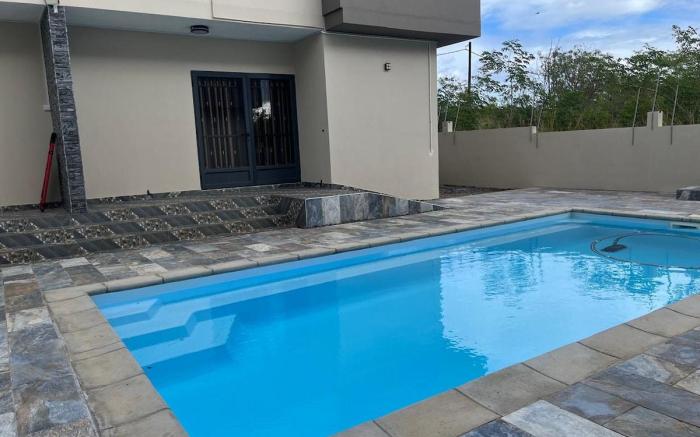 Balaclava 3BR Apt with Pool