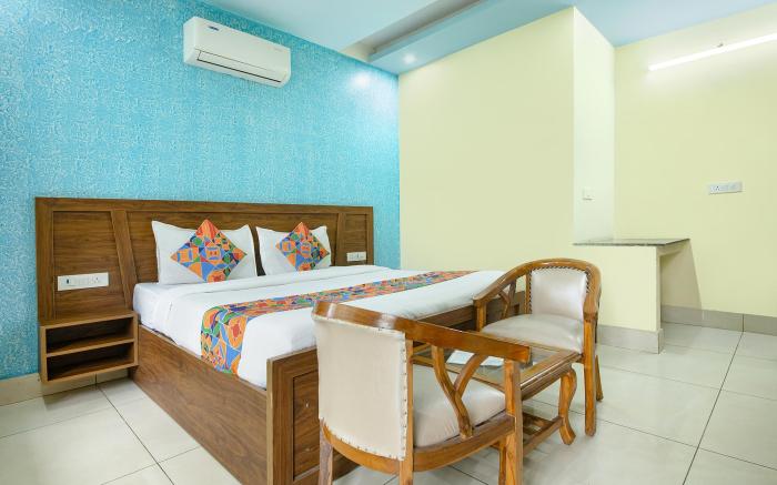 FabHotel Crestwood Inn