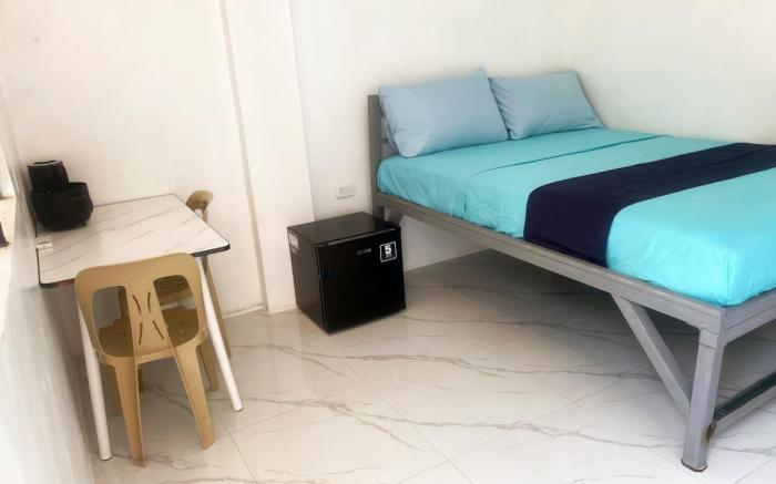 Studio room w/ AC & kitchenette