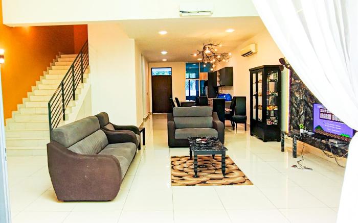 Private Pool Villa at Puchong by HCK